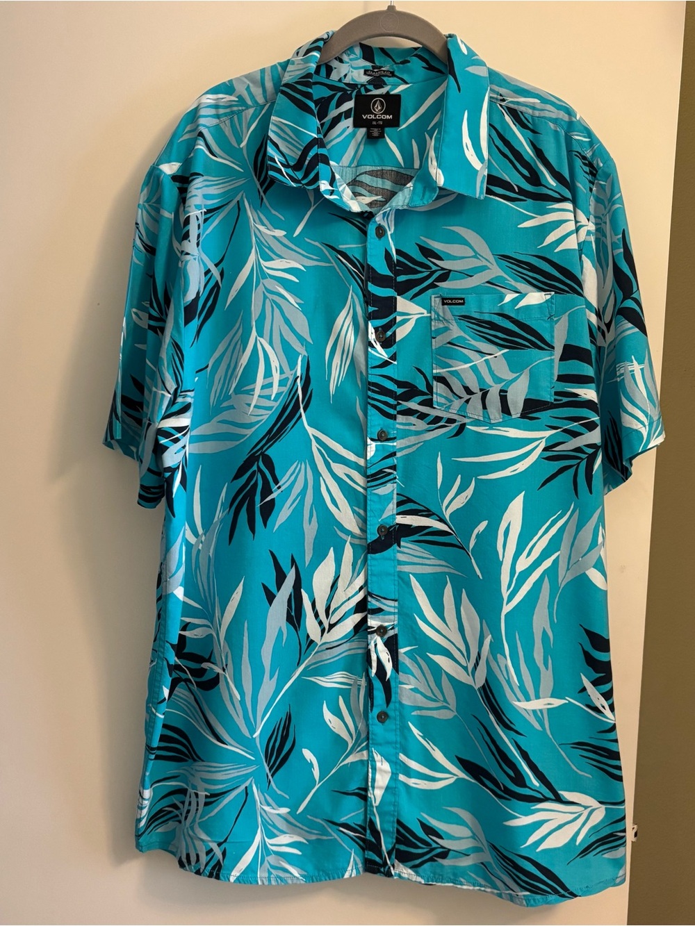 Volcom Blue Collared Button Shirt with Tropical Leaf Design, XXL